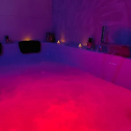 Casa vacanze Romantique Avec Espace Balnéo Et Ciel Etoilé La Maison Du Bonheur Germer De Fly Nuit Romantique Oise, Picardie, Normandie *